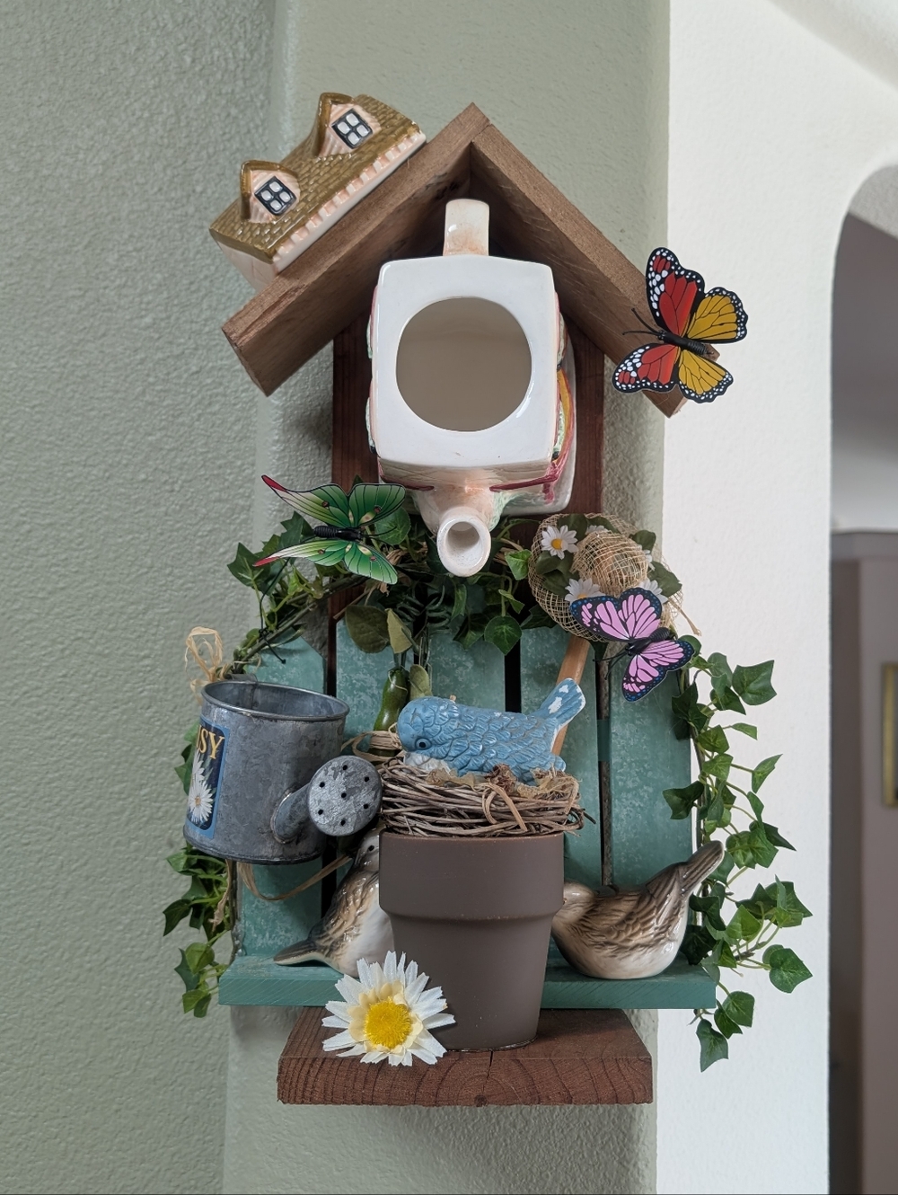 Rustic Wooden Handcrafted Teapot Bird Feeder Fly High - Picture 15 of 16